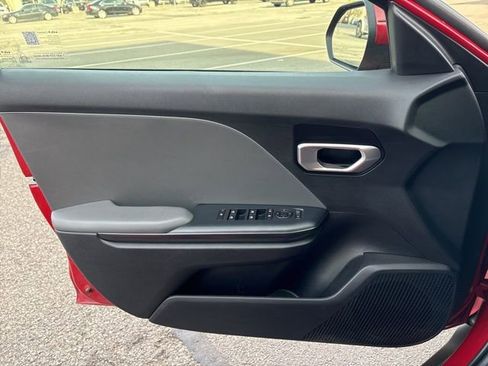 Used 2025 Kia K4 LXS image 21