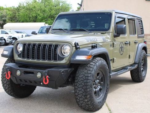 Used 2025 Jeep Wrangler Sport AWD/4WD image 7