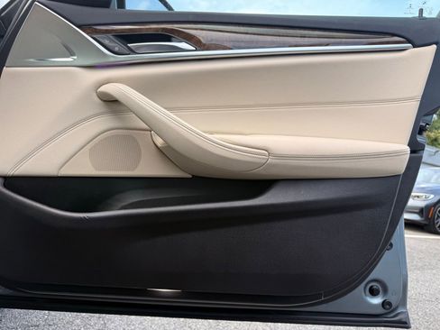 Used 2018 BMW 530i xDrive AWD/4WD image 36