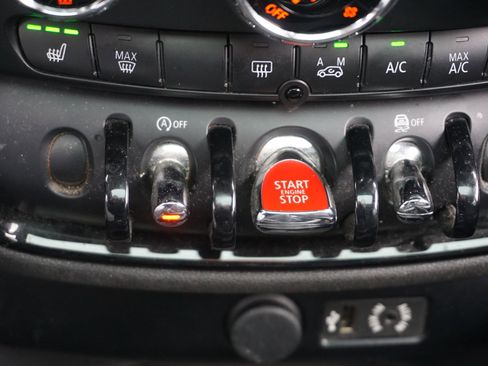 Used 2017 MINI Cooper Clubman S image 11