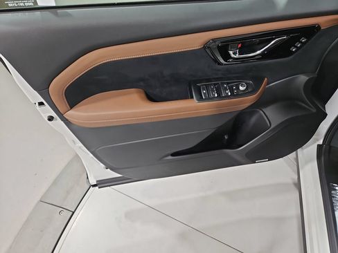 New 2026 Subaru Forester Touring AWD/4WD image 10