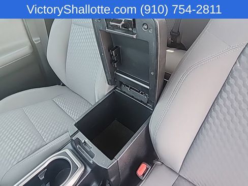 Used 2022 Toyota Tacoma SR5 AWD/4WD image 19