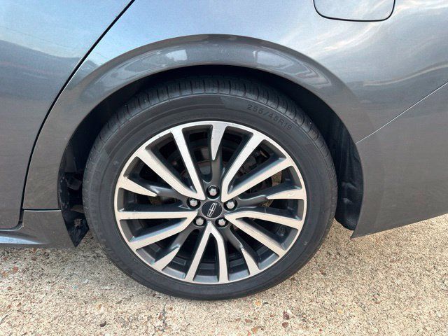 Used 2017 Lincoln Continental Select w/ Climate Package AWD/4WD image 26