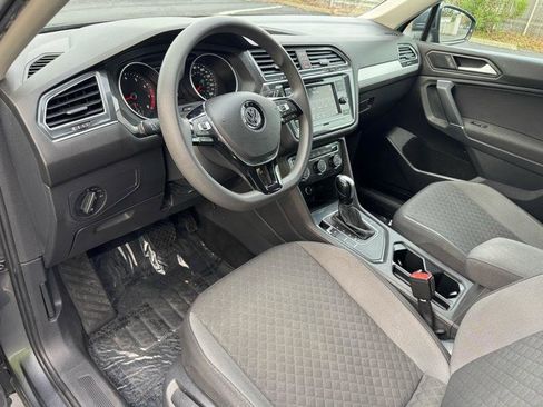 Used 2020 Volkswagen Tiguan S image 13