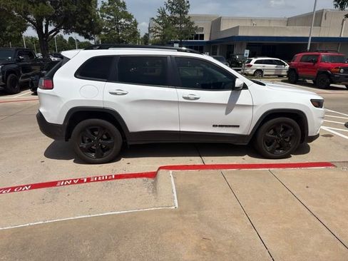 Used 2021 Jeep Cherokee Latitude Plus FWD image 7