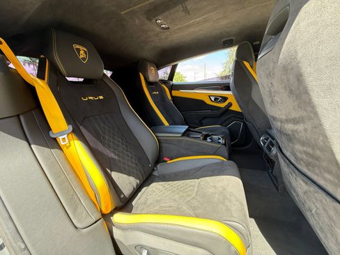 Used 2023 Lamborghini Urus S AWD/4WD image 37