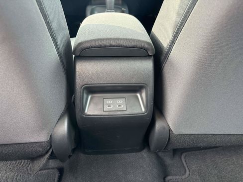 Used 2023 Toyota Corolla LE w/ Carpet Mat Package (TMS) FWD image 10