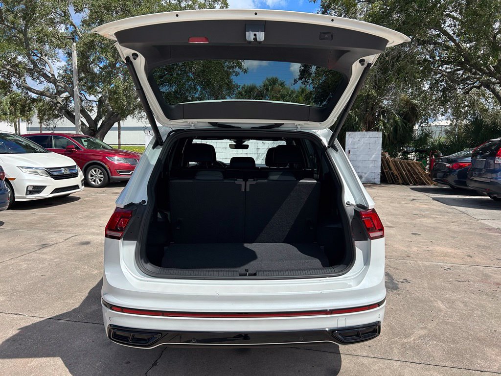 Certified 2024 Volkswagen Tiguan SE R-Line FWD image 46