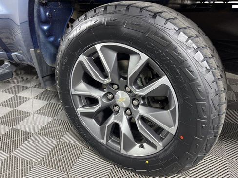 Used 2022 Chevrolet Silverado 1500 LT AWD/4WD image 10