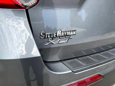 Used 2021 Ford Explorer XLT image 22