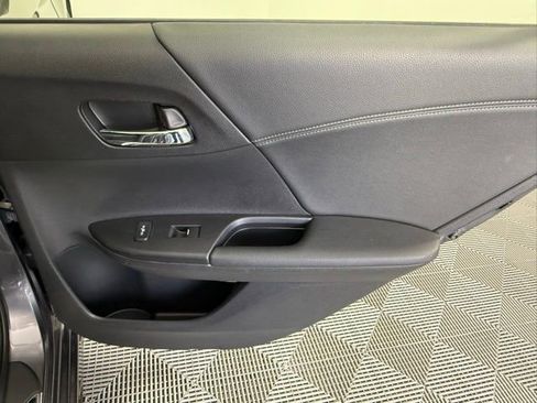 Used 2017 Honda Accord Touring image 44