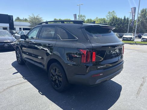 Used 2023 Kia Sorento S w/ Panoramic Sunroof Package AWD/4WD image 3