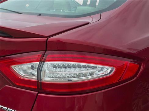 Used 2016 Ford Fusion Titanium FWD image 9