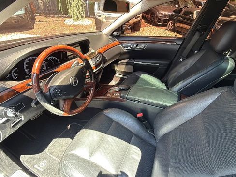 Used 2011 Mercedes-Benz S 550 4MATIC image 17