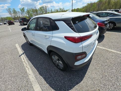 Used 2021 Hyundai Kona Limited w/ Cargo Package FWD image 4