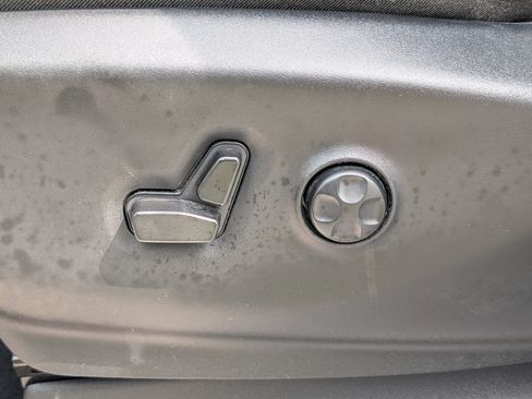 Used 2024 Chrysler Pacifica Limited FWD image 20