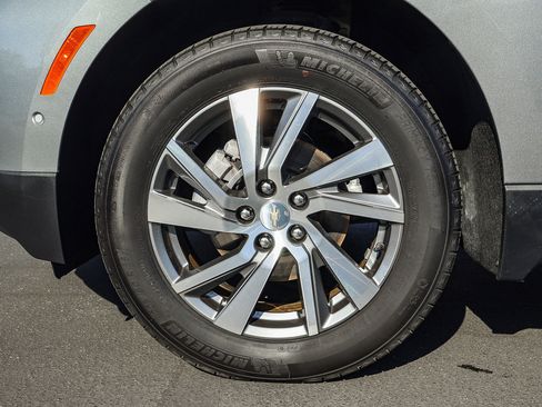 Used 2023 Chevrolet Equinox Premier image 18