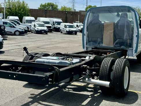 Used 2024 Ford E-350 and Econoline 350 Super Duty w/ Driver's Safety Package RWD image 5