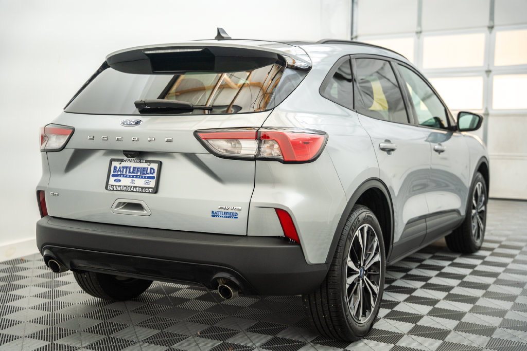 Used 2022 Ford Escape SE w/ SE Sport Appearance Package AWD/4WD image 5