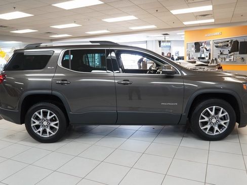 Used 2020 GMC Acadia SLT w/ Driver Alert Package II image 13