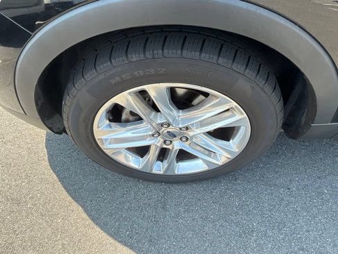 Used 2017 Ford Explorer Limited FWD image 12
