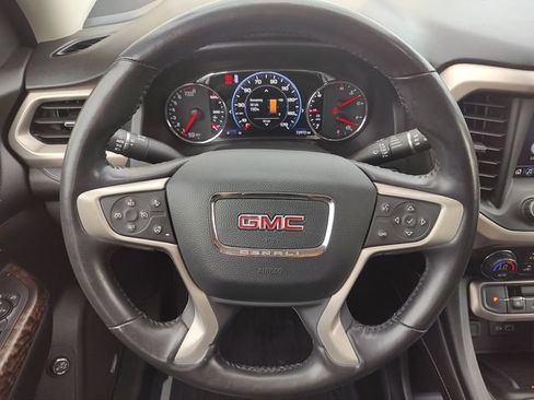 Used 2020 GMC Acadia Denali w/ Technology Package FWD image 11