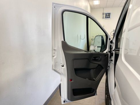 New 2025 Ford Transit 250 Low Roof RWD image 9