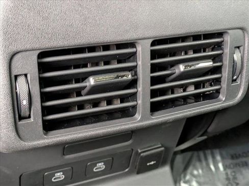 Certified 2026 Land Rover Range Rover Velar Dynamic SE image 18