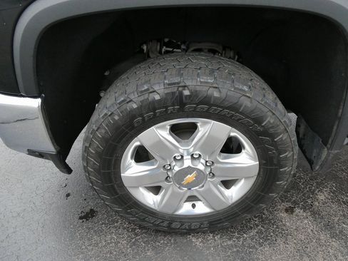 Used 2021 Chevrolet Silverado 3500 LTZ image 12