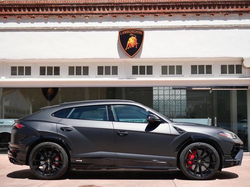 Used 2024 Lamborghini Urus S AWD/4WD image 2