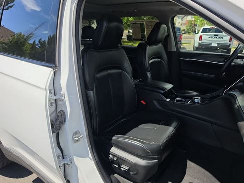 Used 2021 Jeep Grand Cherokee L Limited AWD/4WD image 26
