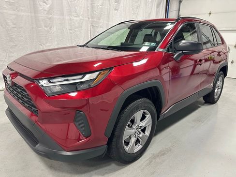 Used 2025 Toyota RAV4 LE AWD/4WD image 3
