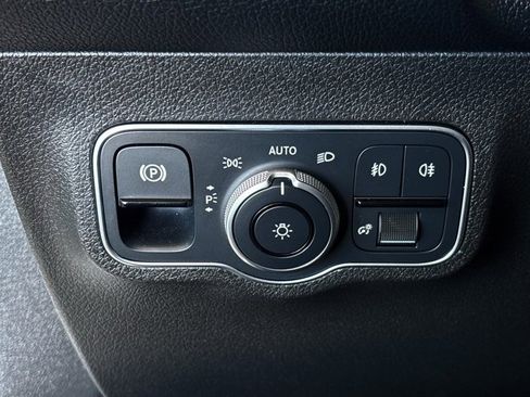 Certified 2021 Mercedes-Benz GLB 250 image 19