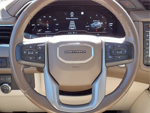 Used 2023 GMC Yukon Denali AWD/4WD image 16