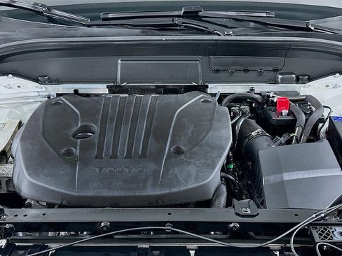 Used 2023 Volvo XC60 B5 Plus image 21