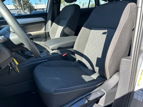 Used 2021 Volkswagen Atlas Cross Sport S image 9