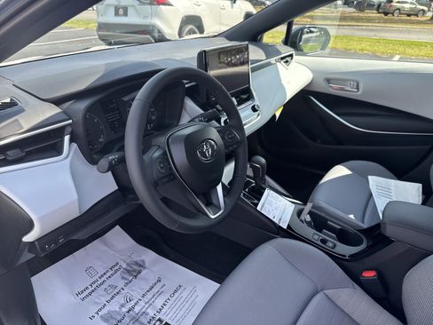 New 2025 Toyota Corolla SE image 15