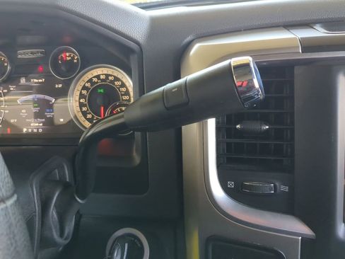 Used 2017 RAM 2500 SLT image 9