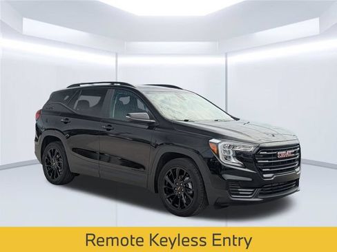 Used 2023 GMC Terrain SLE w/ Driver Convenience Package FWD image 9