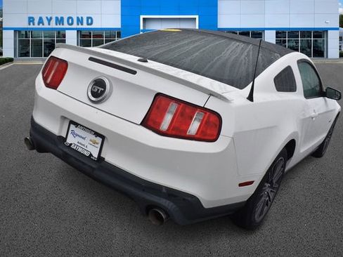 Used 2011 Ford Mustang GT Premium RWD image 4
