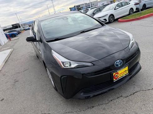 Used 2022 Toyota Prius LE image 8