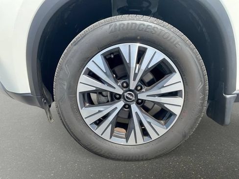 Used 2023 Nissan Rogue SV AWD/4WD image 8