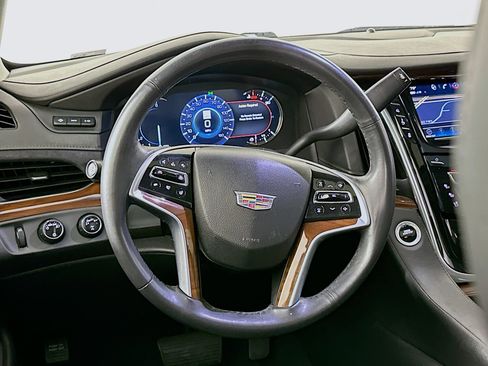 Used 2019 Cadillac Escalade ESV Luxury image 18