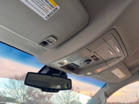 Used 2019 Chevrolet Suburban LT image 24