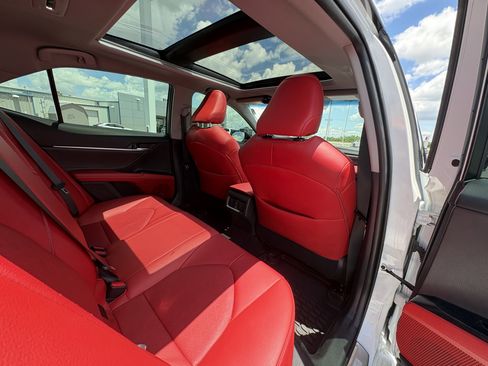 Used 2018 Toyota Camry XSE w/ Driver Assist Package FWD image 16