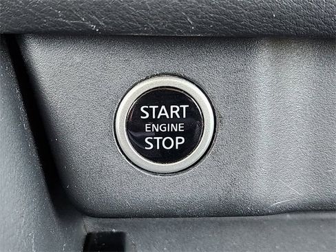 Used 2023 Nissan Rogue SV image 22