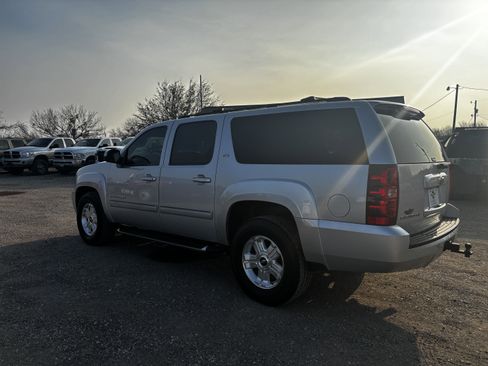 Used 2014 Chevrolet Suburban LT image 18