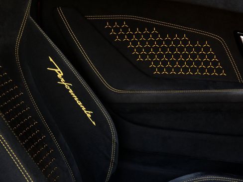 Used 2018 Lamborghini Huracan Performante image 30