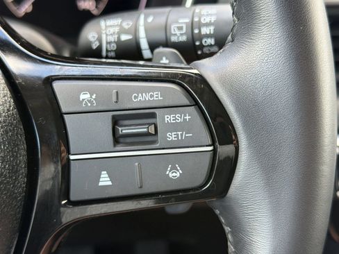 Used 2025 Honda Pilot EX-L image 19