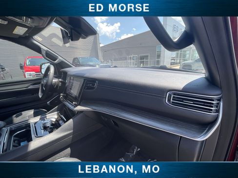 Used 2024 Jeep Wagoneer Series II AWD/4WD image 28
